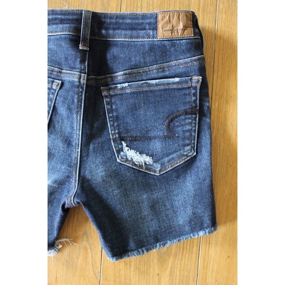 AE Distressed Hi Rise Shortie Jean Shorts 2 26 - Picture 6 of 7